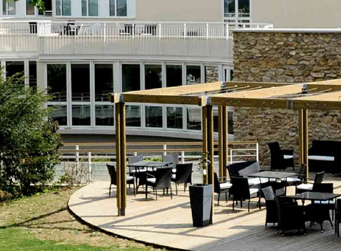 Terrasse du restaurant de l'hopital Les Magnolias