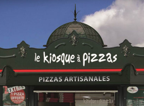 Devanture de kiosque à pizza