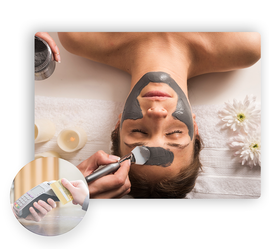 Personne dans un institut de beauté appliquant un masque de beauté sur un client